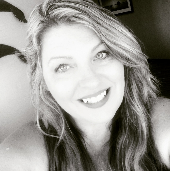 Meet your Posher, Dawn - Picture 1 of 3